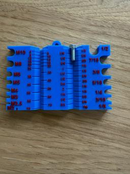3D Printed Bolt & Screw Gauge Tool | Metric & SAE Thread Sizing Guide | Workshop Organizer | Custom Team Colors 2