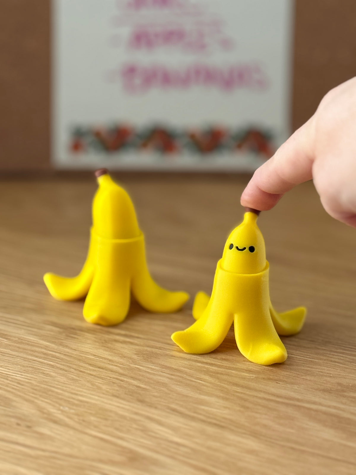 Banana Fidget Clicker Toy, Peel Clicky Fidget Popper, Funny Desk Toy Gift, Cute Kawaii Banana with Face, 3D Printed Stress Relief Fidget