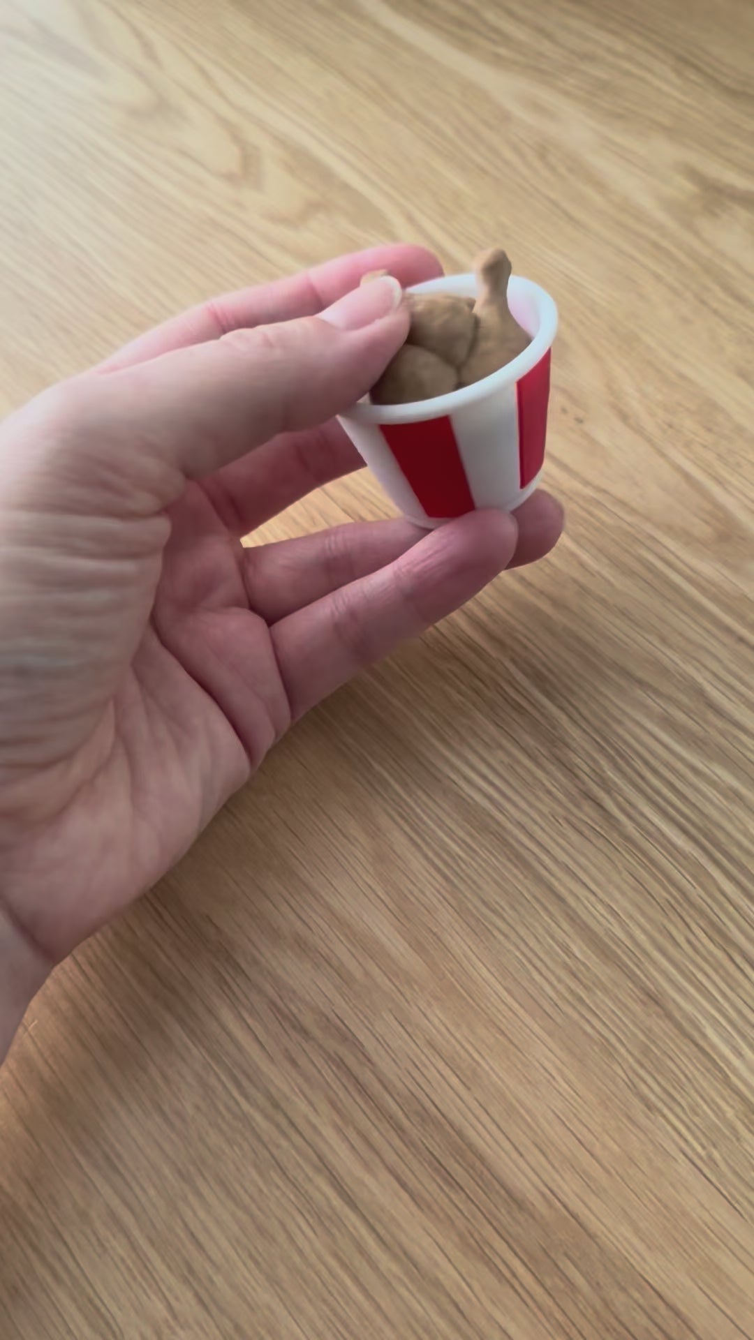 Fried Chicken Bucket Fidget Clicker Toy, Mini Fast Food Novelty